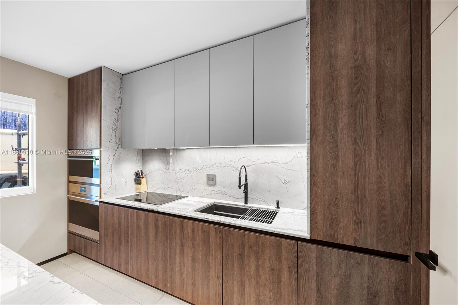 785 Crandon Blvd #303, Key Biscayne FL 33149