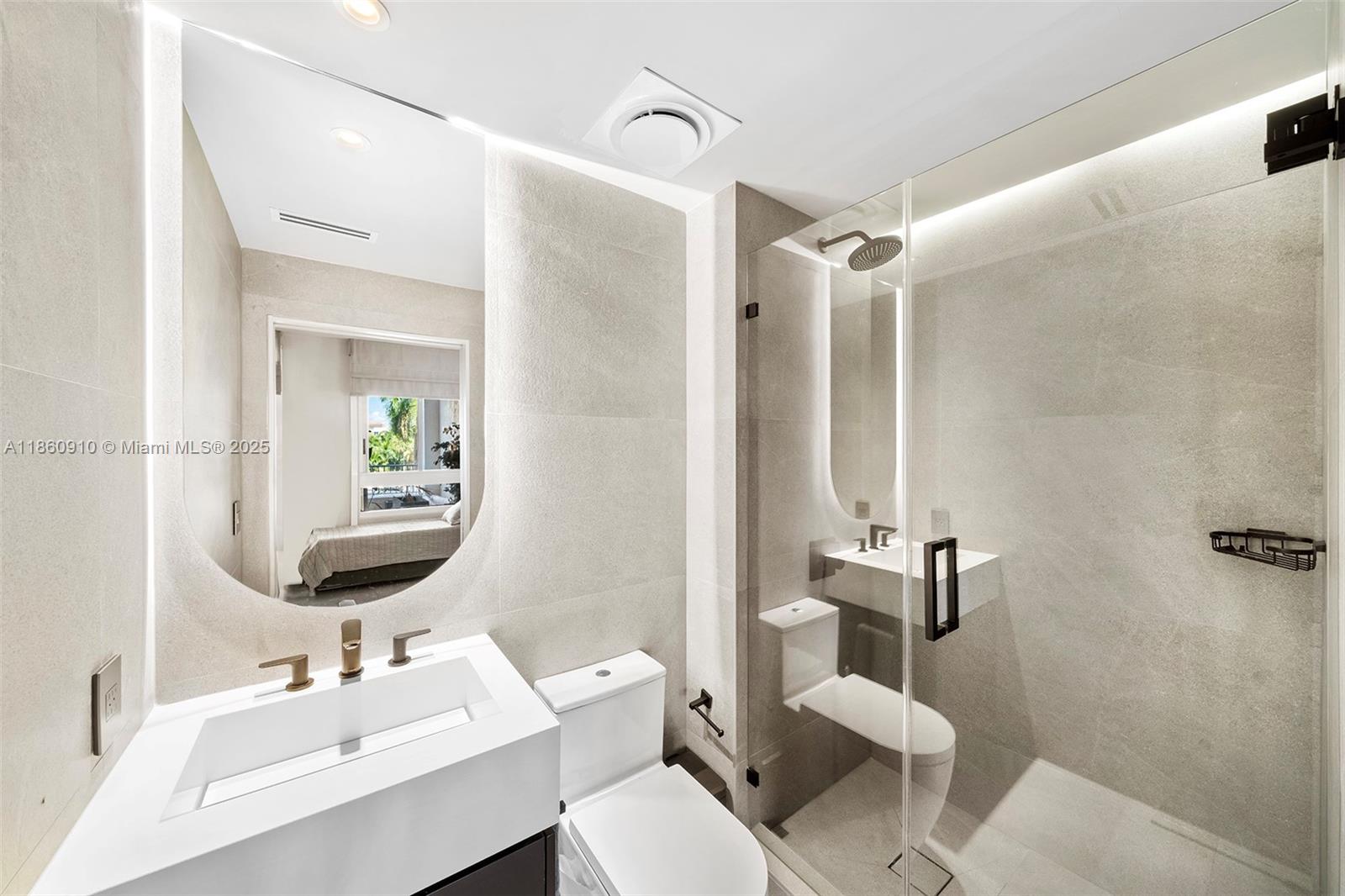 785 Crandon Blvd #303, Key Biscayne FL 33149