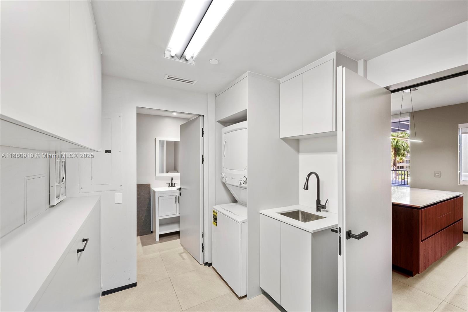 785 Crandon Blvd #303, Key Biscayne FL 33149