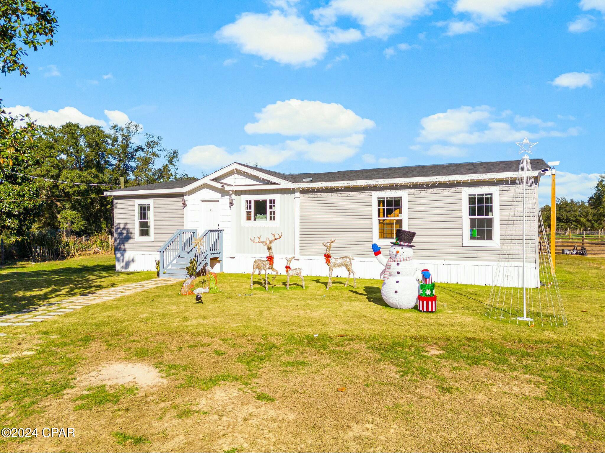 Homes for sale in Fountain, FL | 10917 Lawrence Rd, Fountain, FL 32438 | MLS# 765813