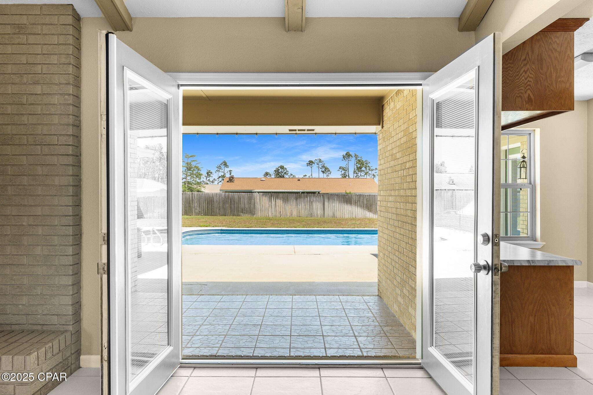 Listing photo id 19 for 7936 Betty Louise Drive