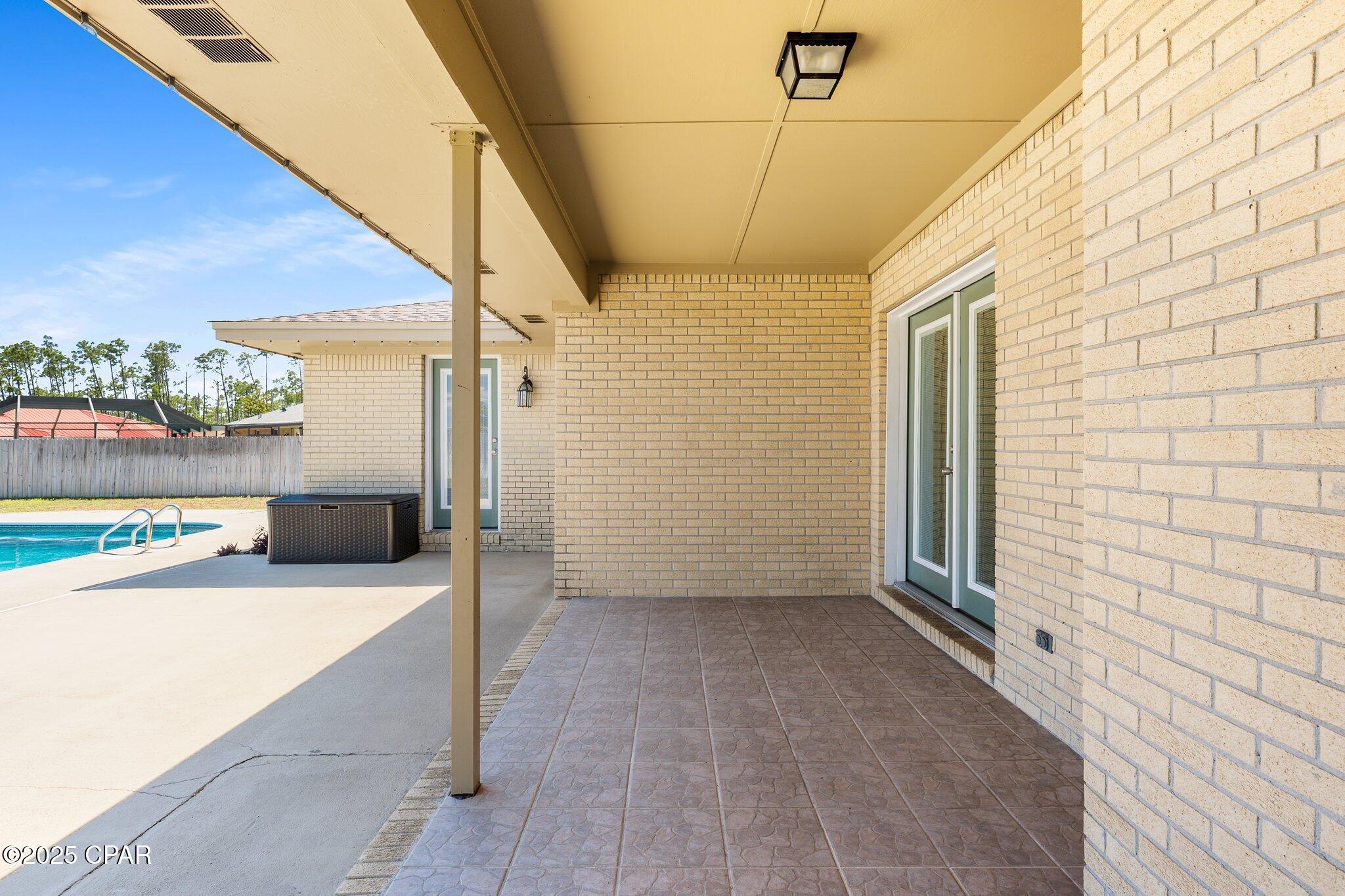 Listing photo id 21 for 7936 Betty Louise Drive