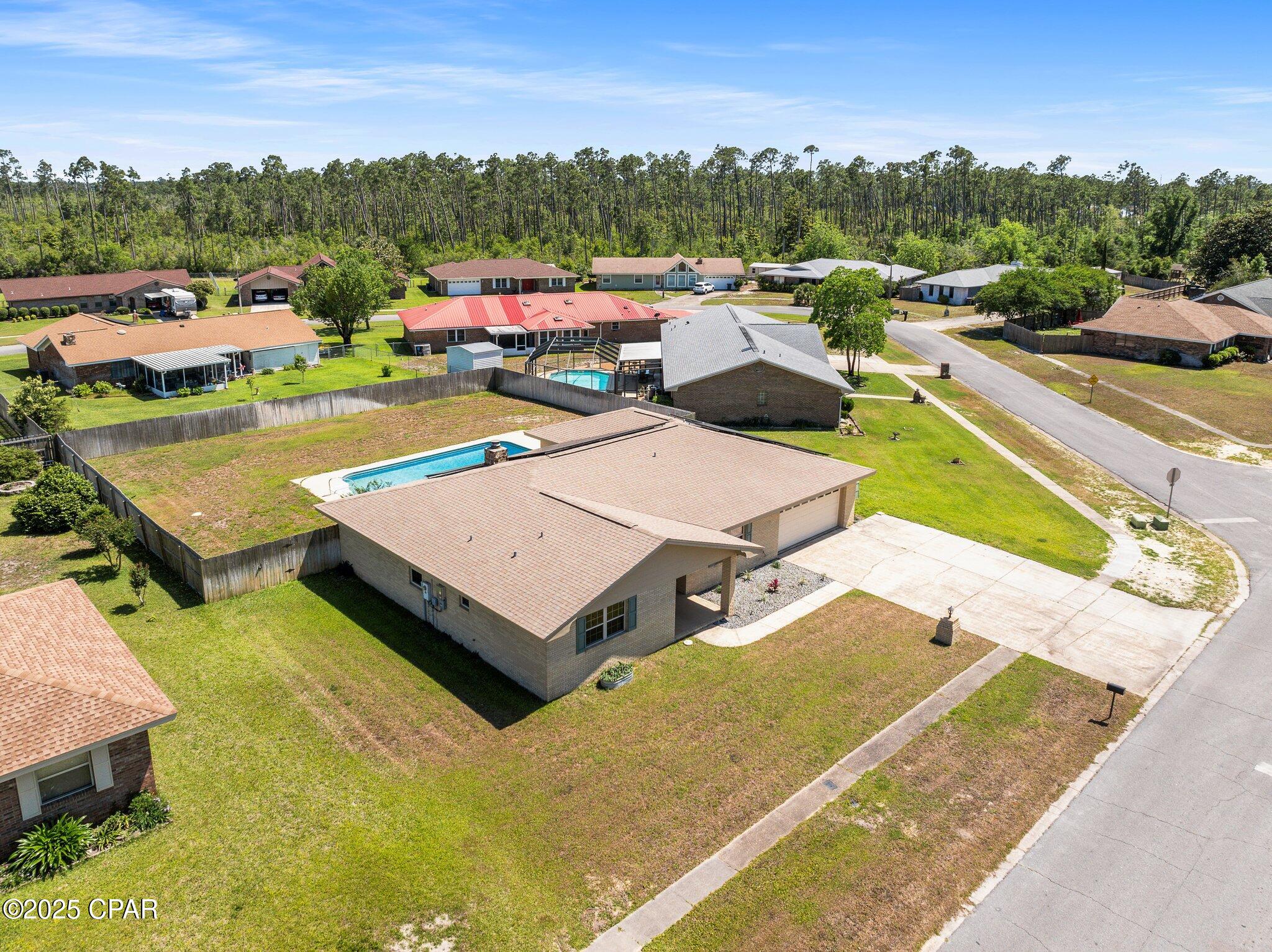 Listing photo id 41 for 7936 Betty Louise Drive