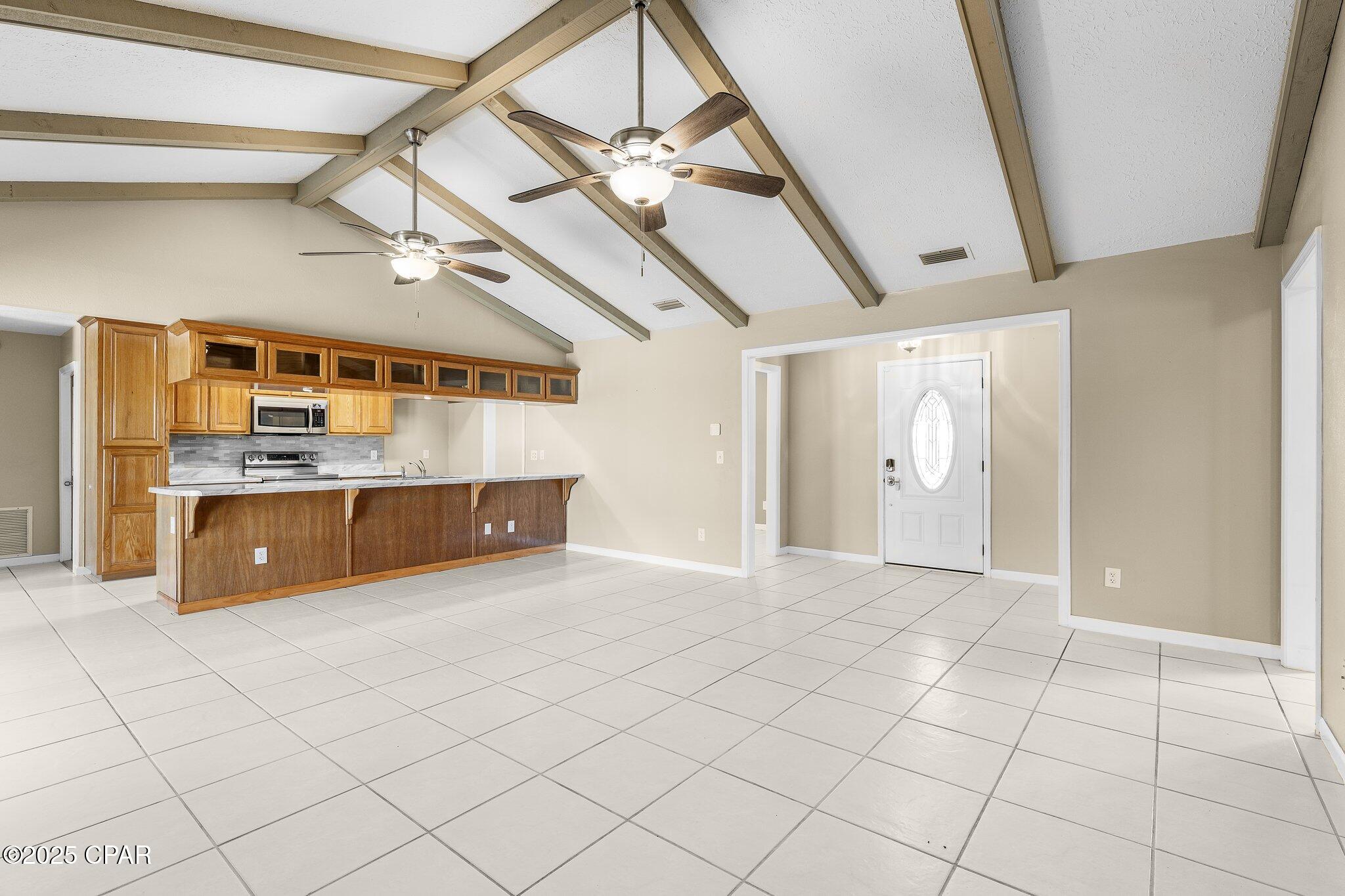 Listing photo id 7 for 7936 Betty Louise Drive