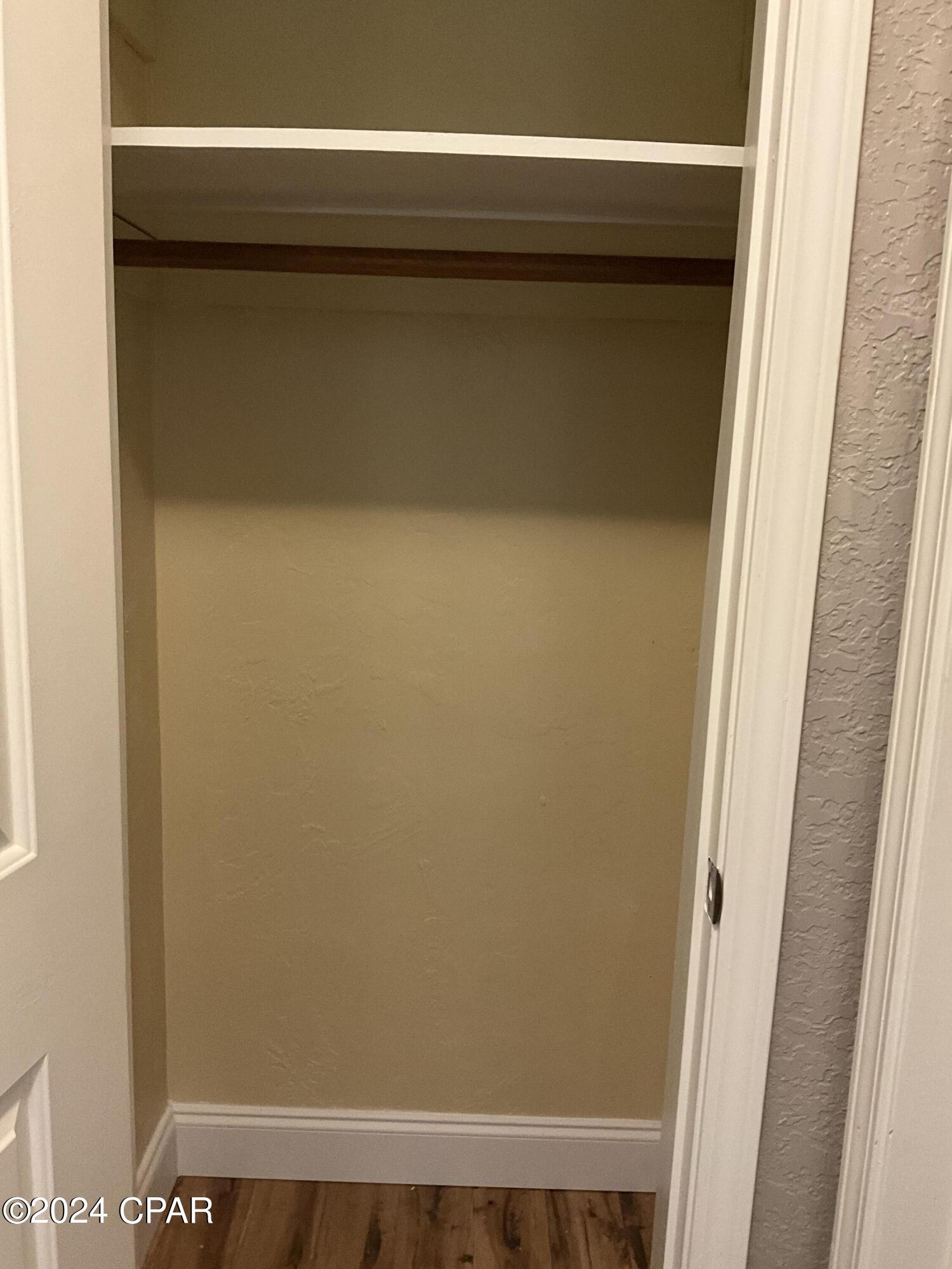 Listing photo id 14 for 211 Annabelle Drive