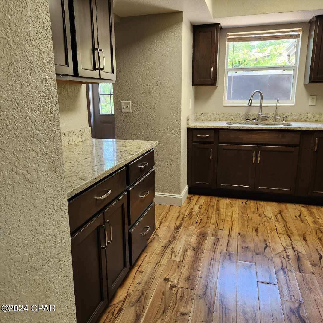 Listing photo id 22 for 211 Annabelle Drive