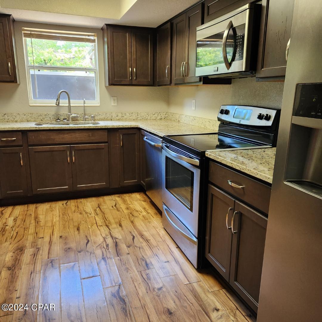 Listing photo id 24 for 211 Annabelle Drive