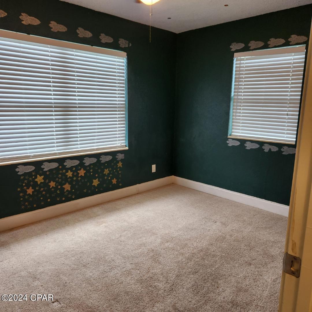 Listing photo id 27 for 211 Annabelle Drive