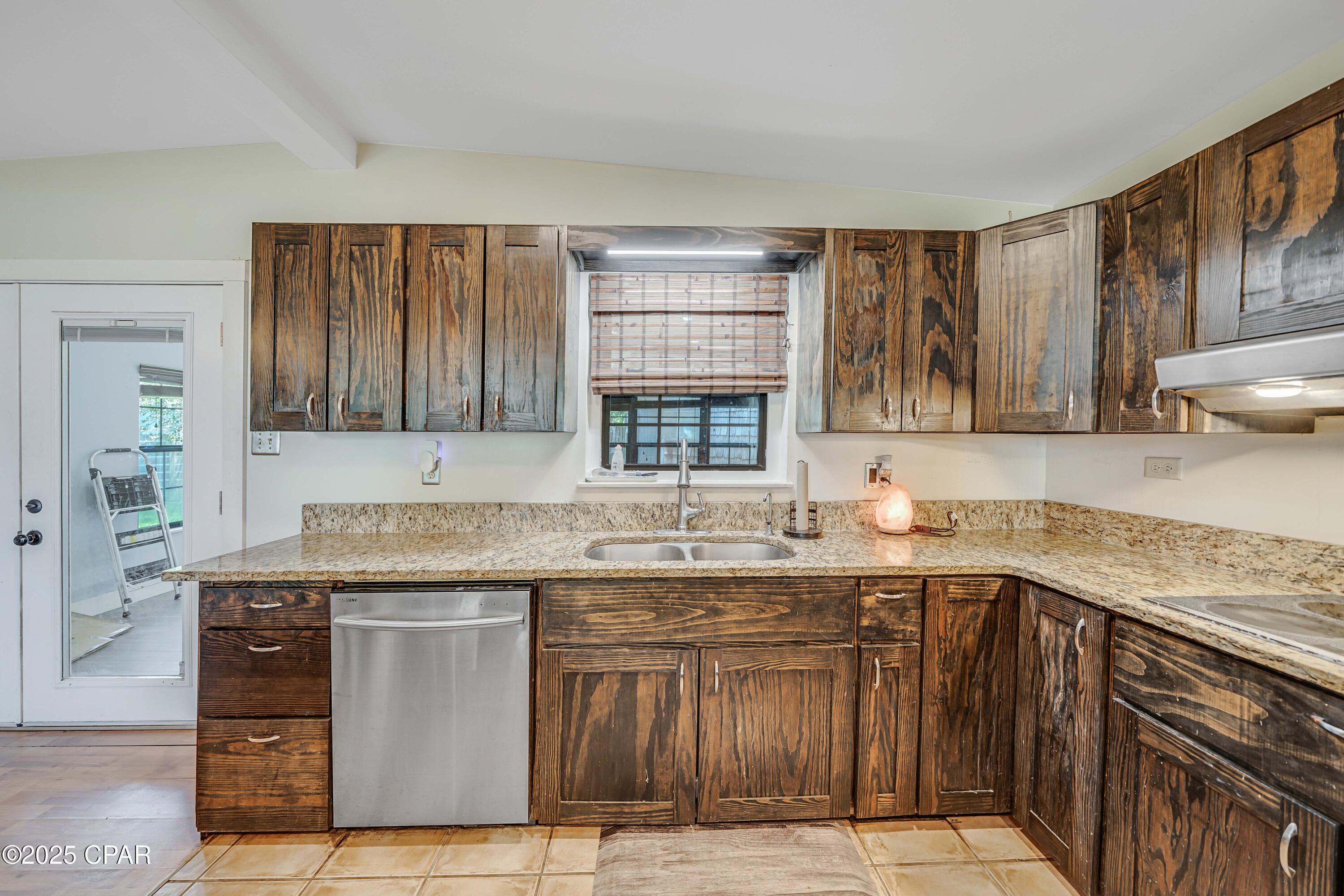 Image 6 For 306 Carolyn Avenue