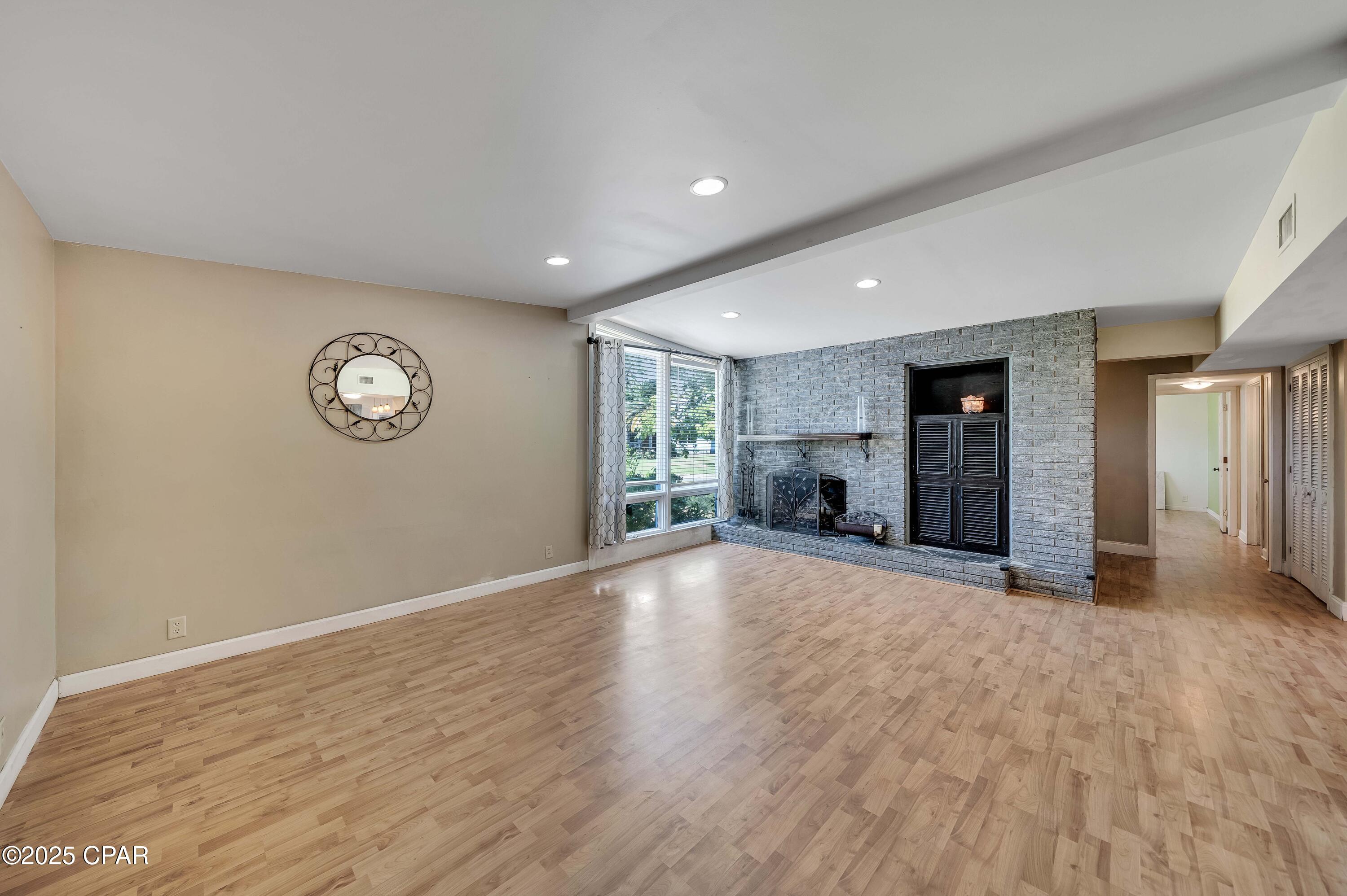 Image 9 For 306 Carolyn Avenue