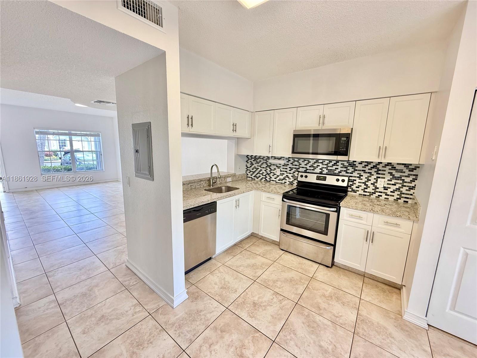 70 Whitehead Cir #70, Weston FL 33326