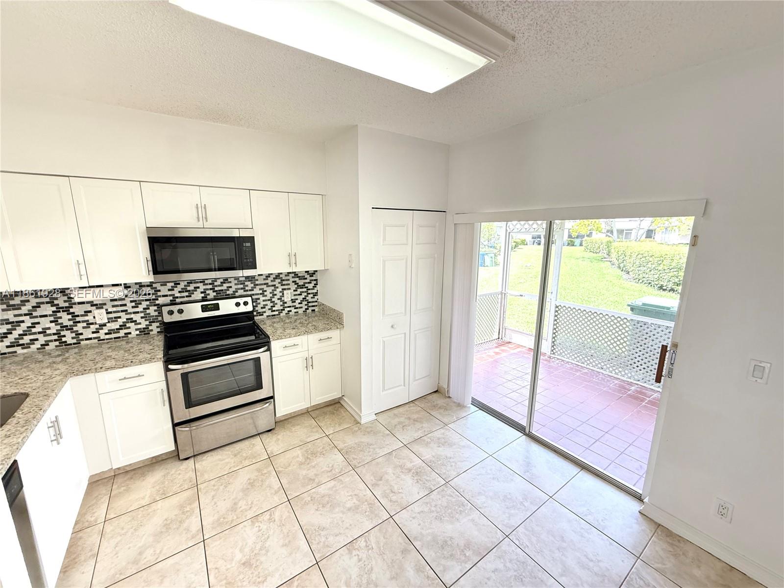 70 Whitehead Cir #70, Weston FL 33326