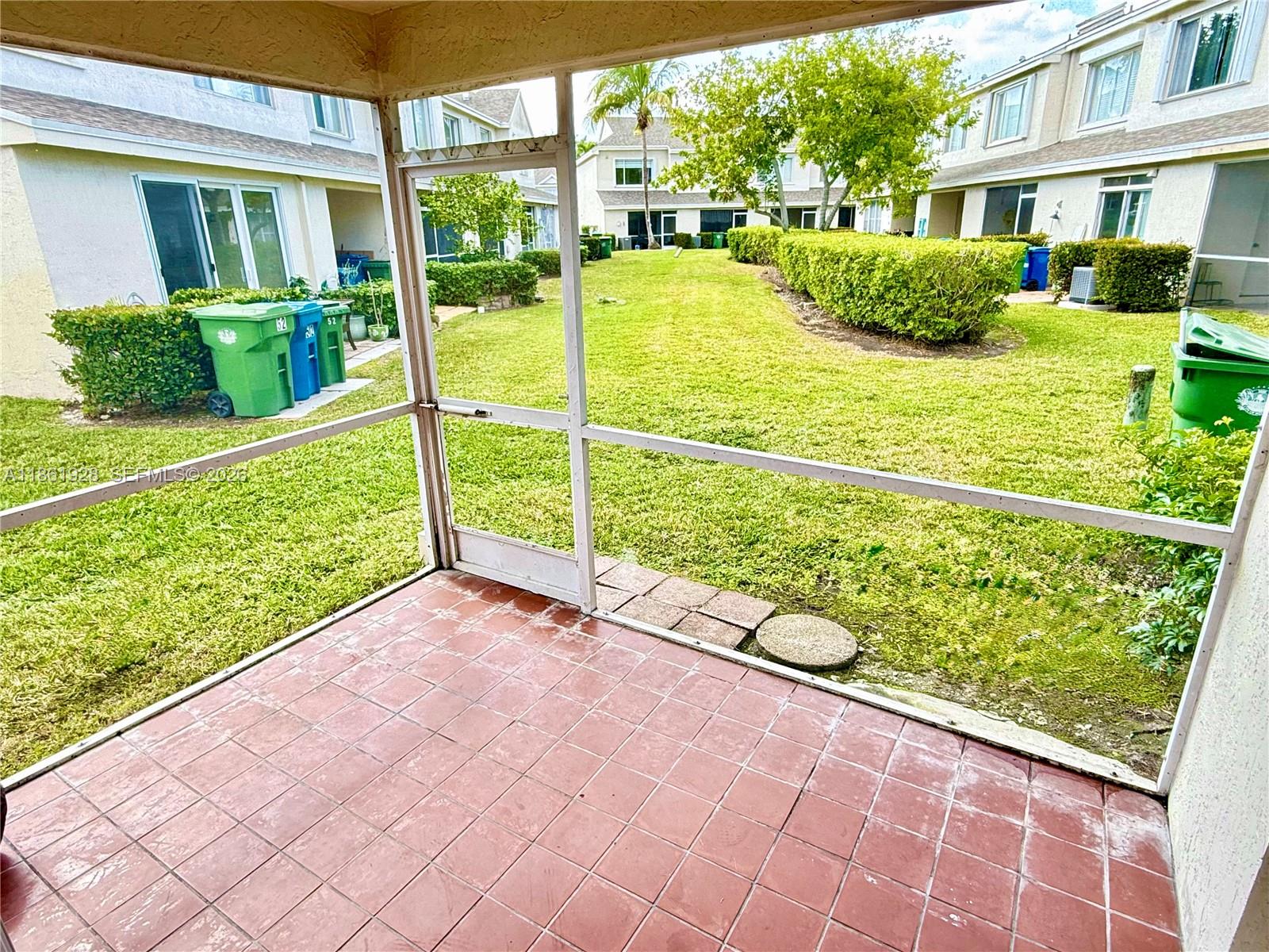 70 Whitehead Cir #70, Weston FL 33326