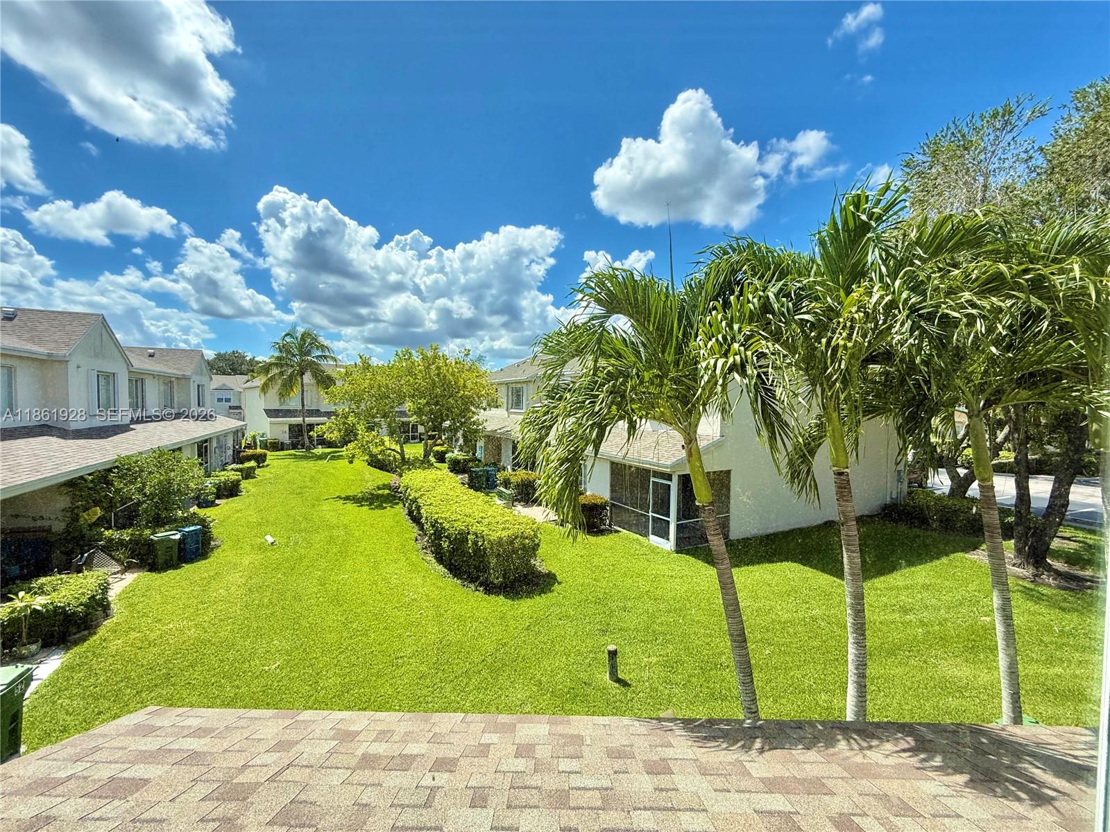 70 Whitehead Cir #70, Weston FL 33326