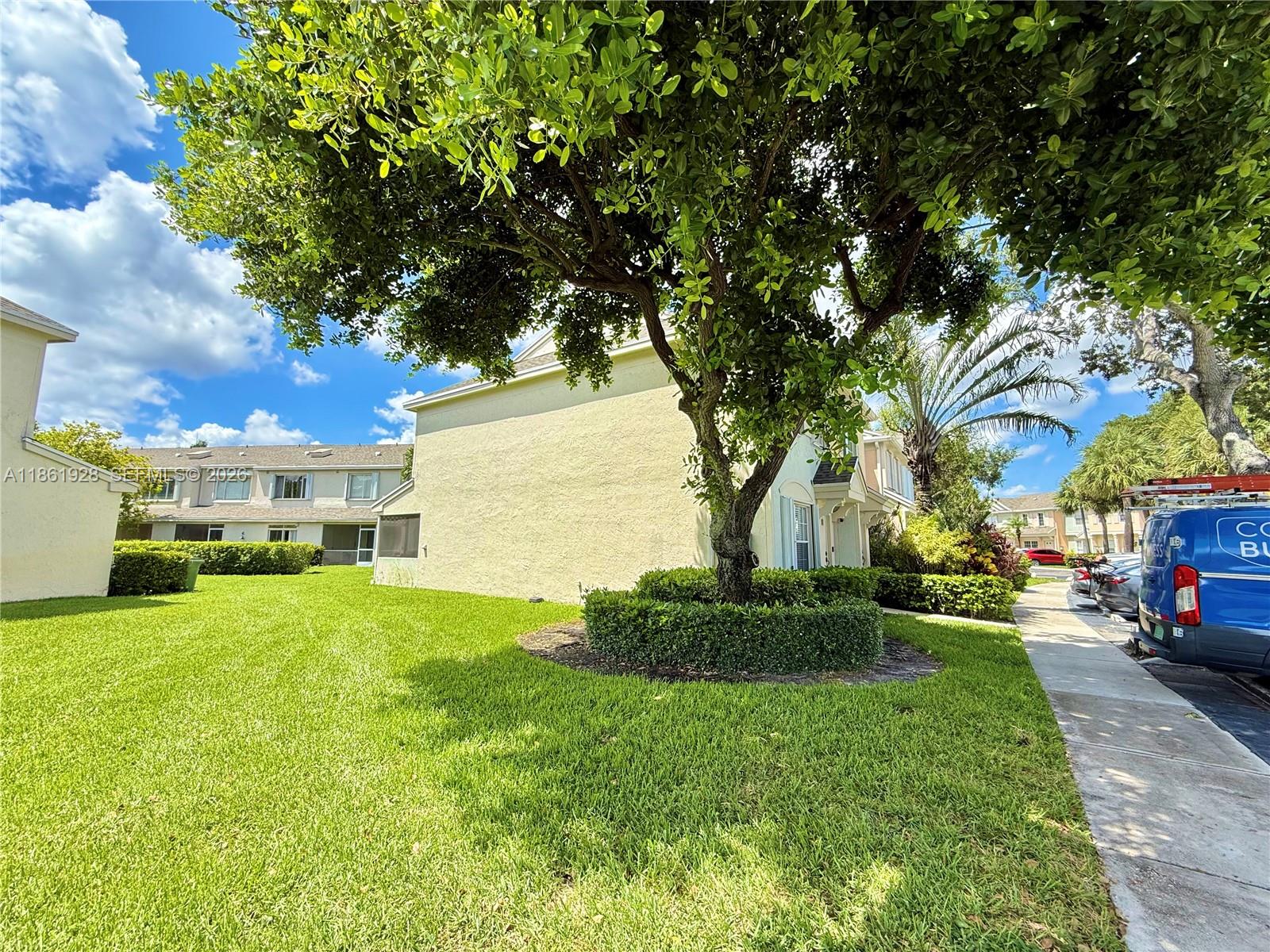 70 Whitehead Cir #70, Weston FL 33326