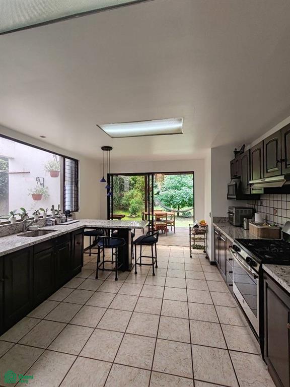 3 bed Single Family Homes For Sale in Santa Ana, San Jose - 1
