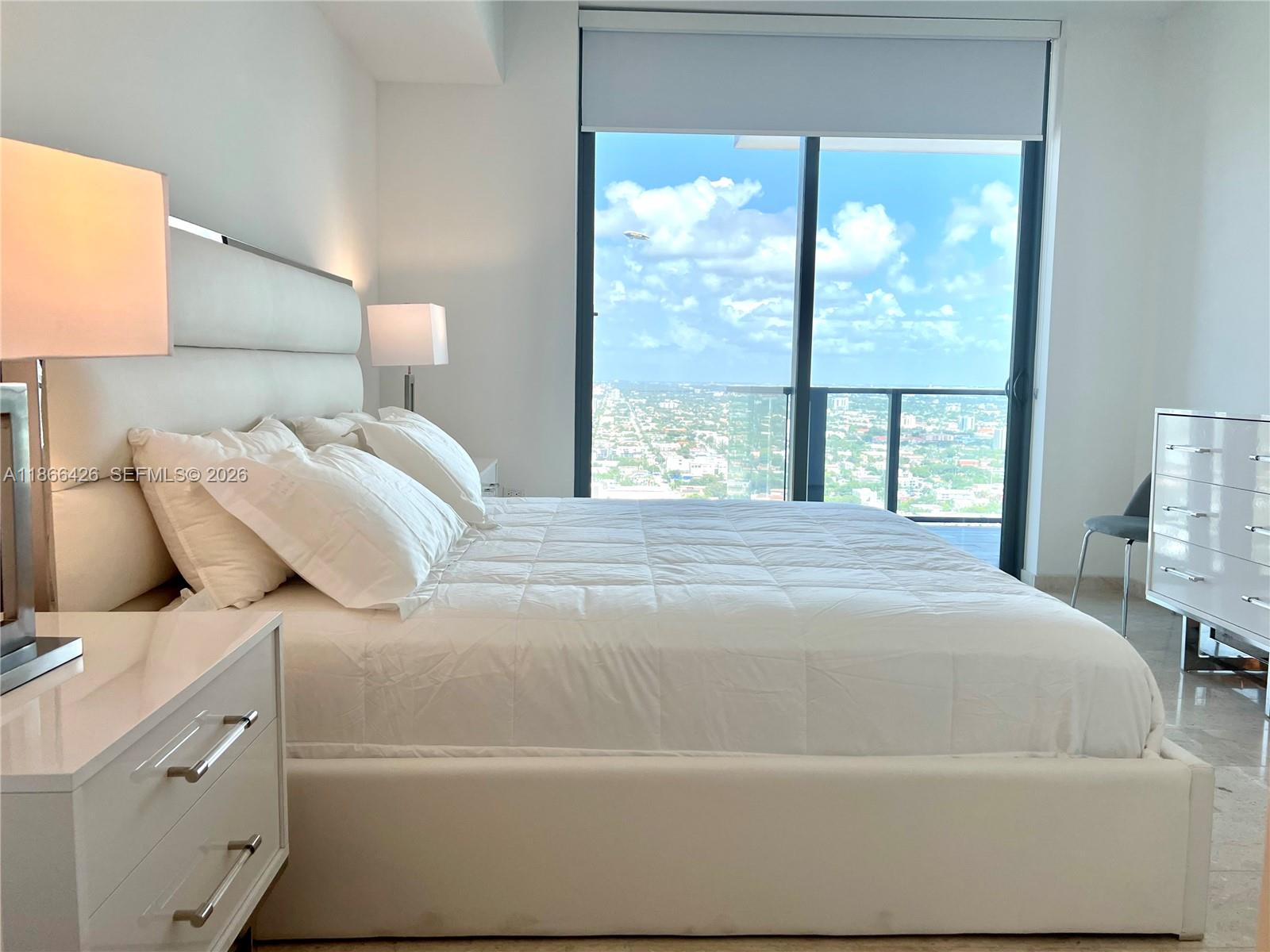 88 SW 7 #3606, Miami FL 33131