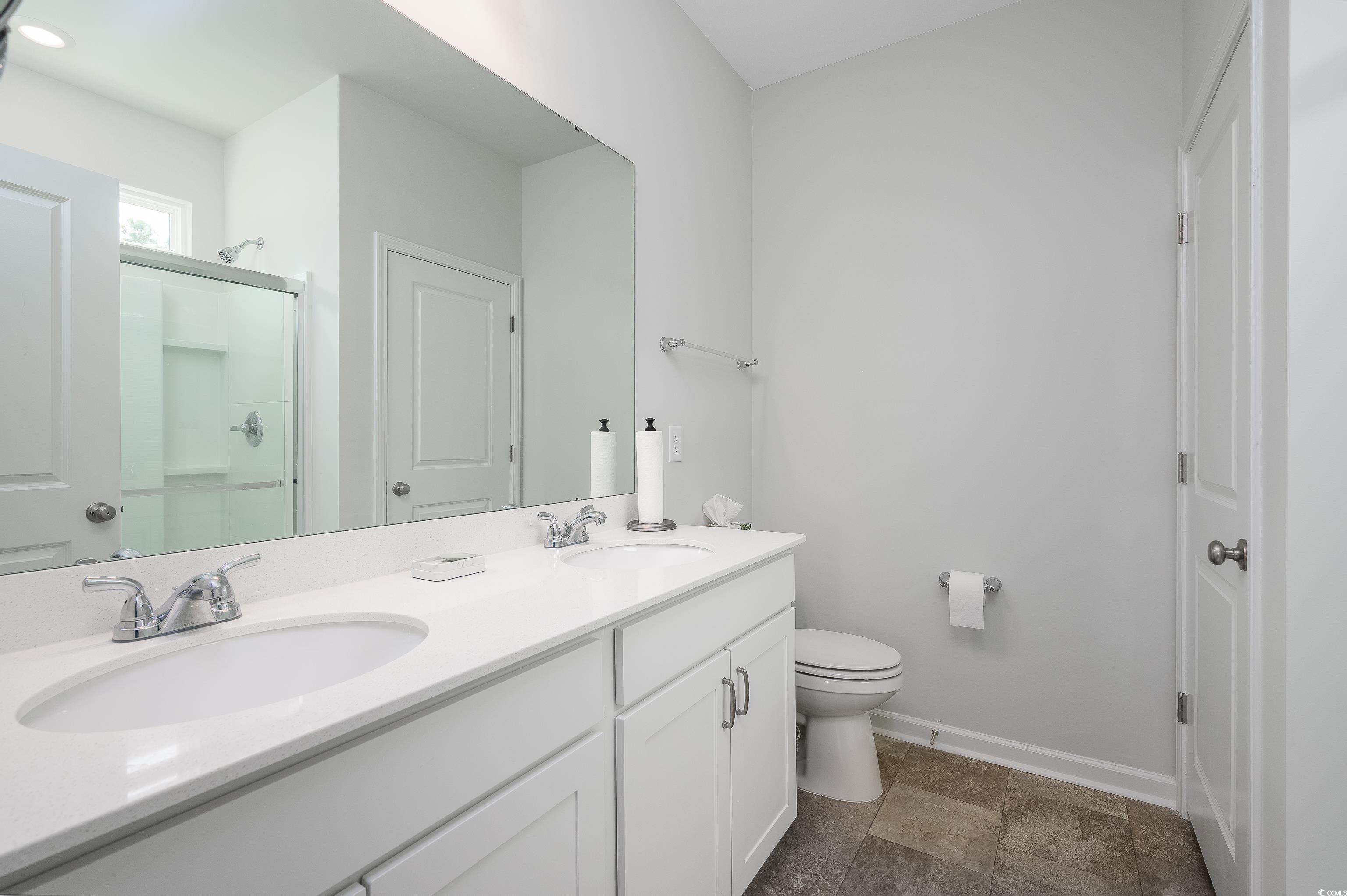 2520937 | Photo 11