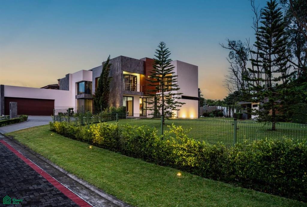 5 bed Single Family Homes For Sale in Tures, Heredia - 1