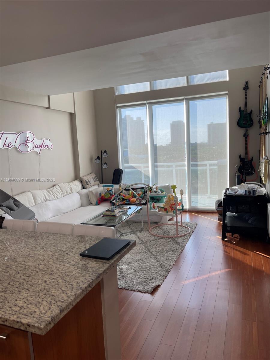 Eastside At Aventura Cond