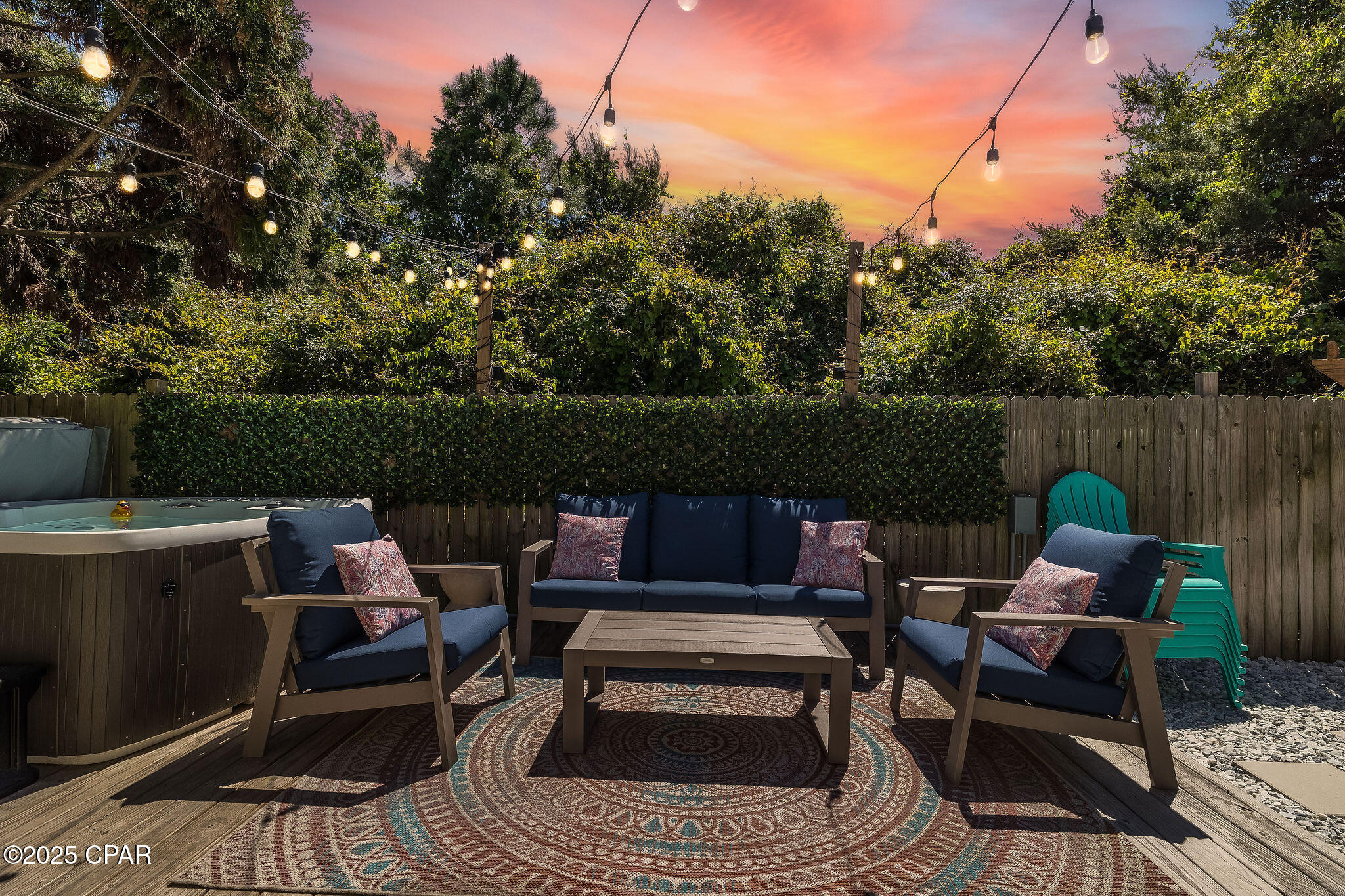 Image 39 For 360 Holiday Road