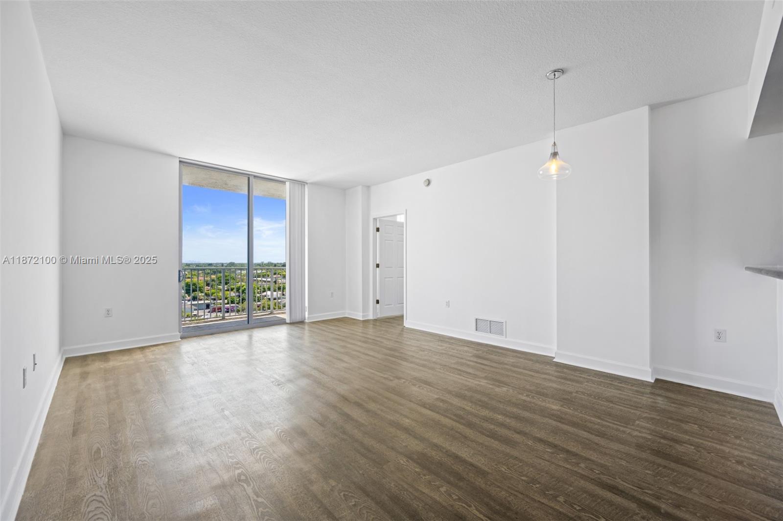 Hollywood Station Res Con