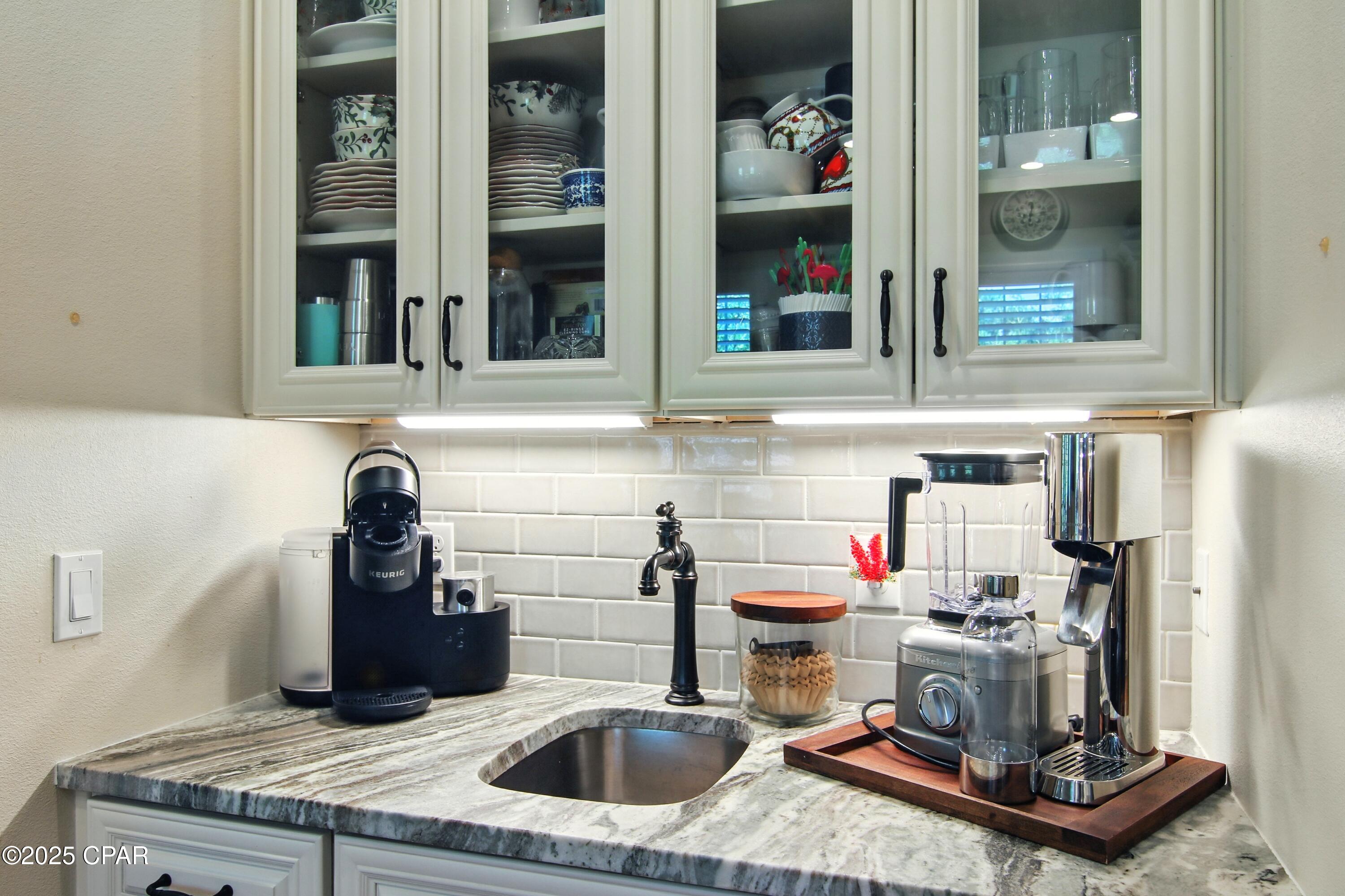 Image 18 For 400 Pitts Bayshore Drive