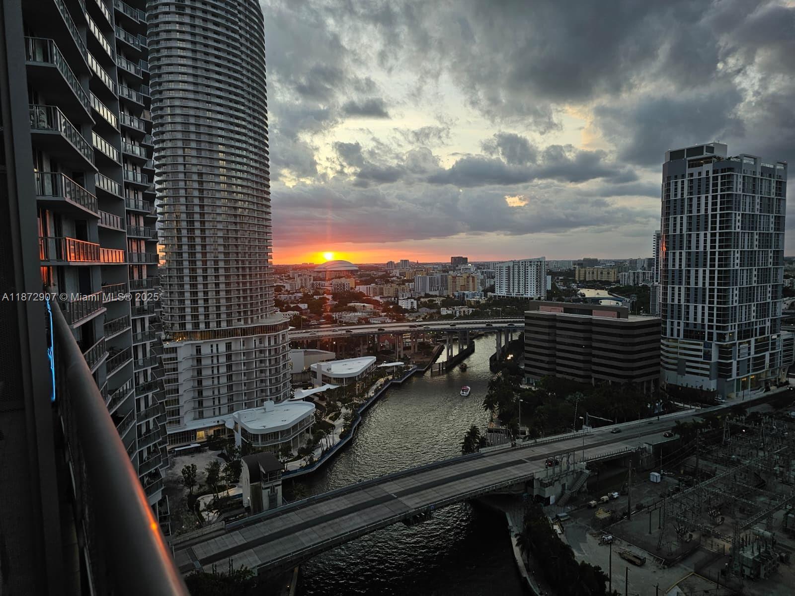 690 SW 1st Ct #2515, Miami FL 33130