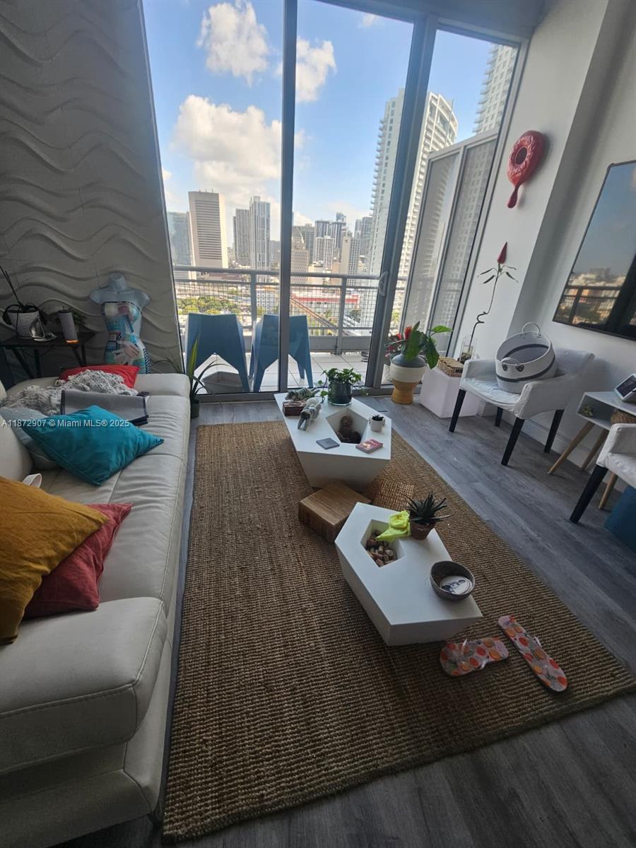690 SW 1st Ct #2515, Miami FL 33130