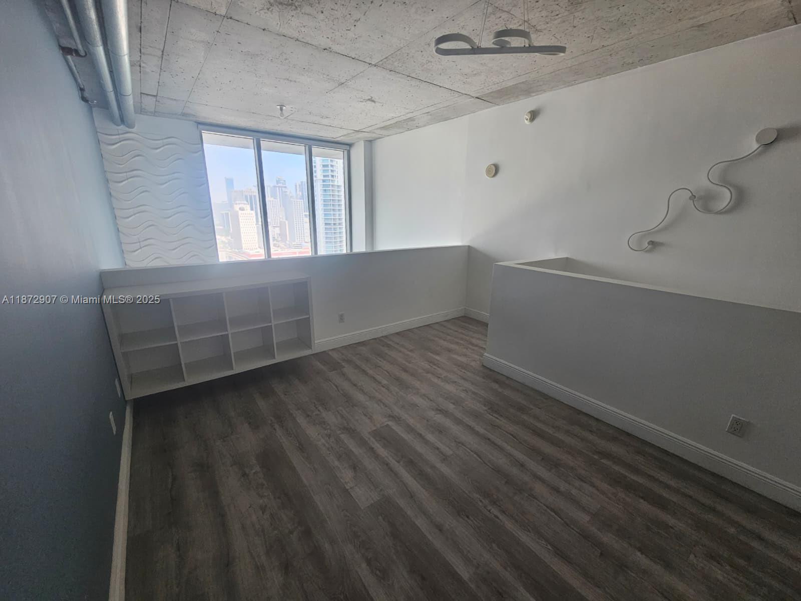 690 SW 1st Ct #2515, Miami FL 33130