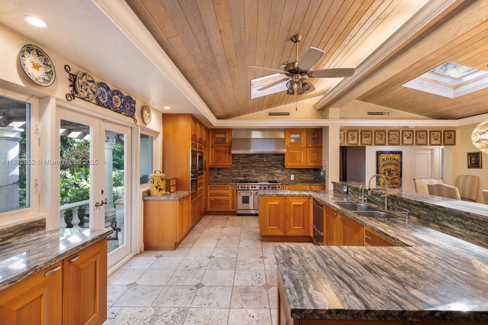 10100 Lakeside Dr, Coral Gables FL 33156