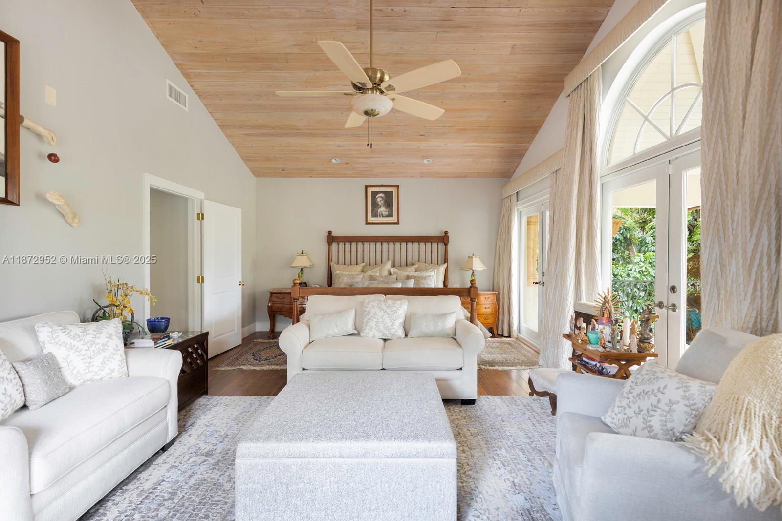 10100 Lakeside Dr, Coral Gables FL 33156