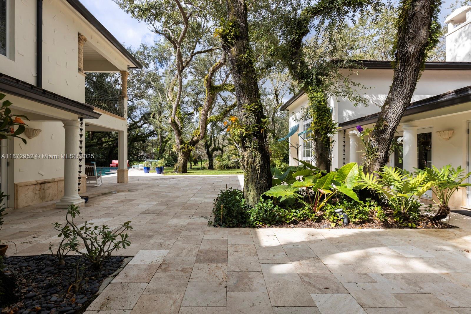 10100 Lakeside Dr, Coral Gables FL 33156