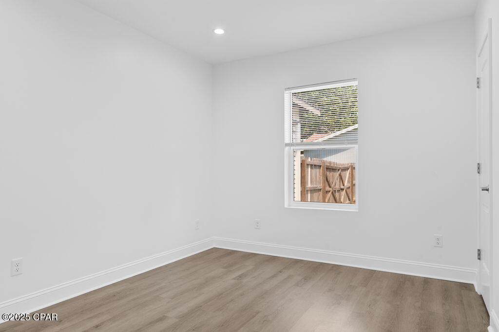 Image 15 For 718 Joan Lane