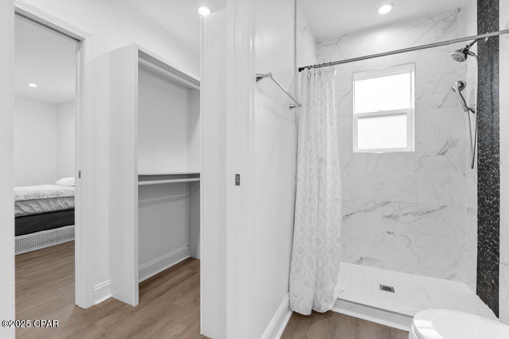 Image 24 For 718 Joan Lane