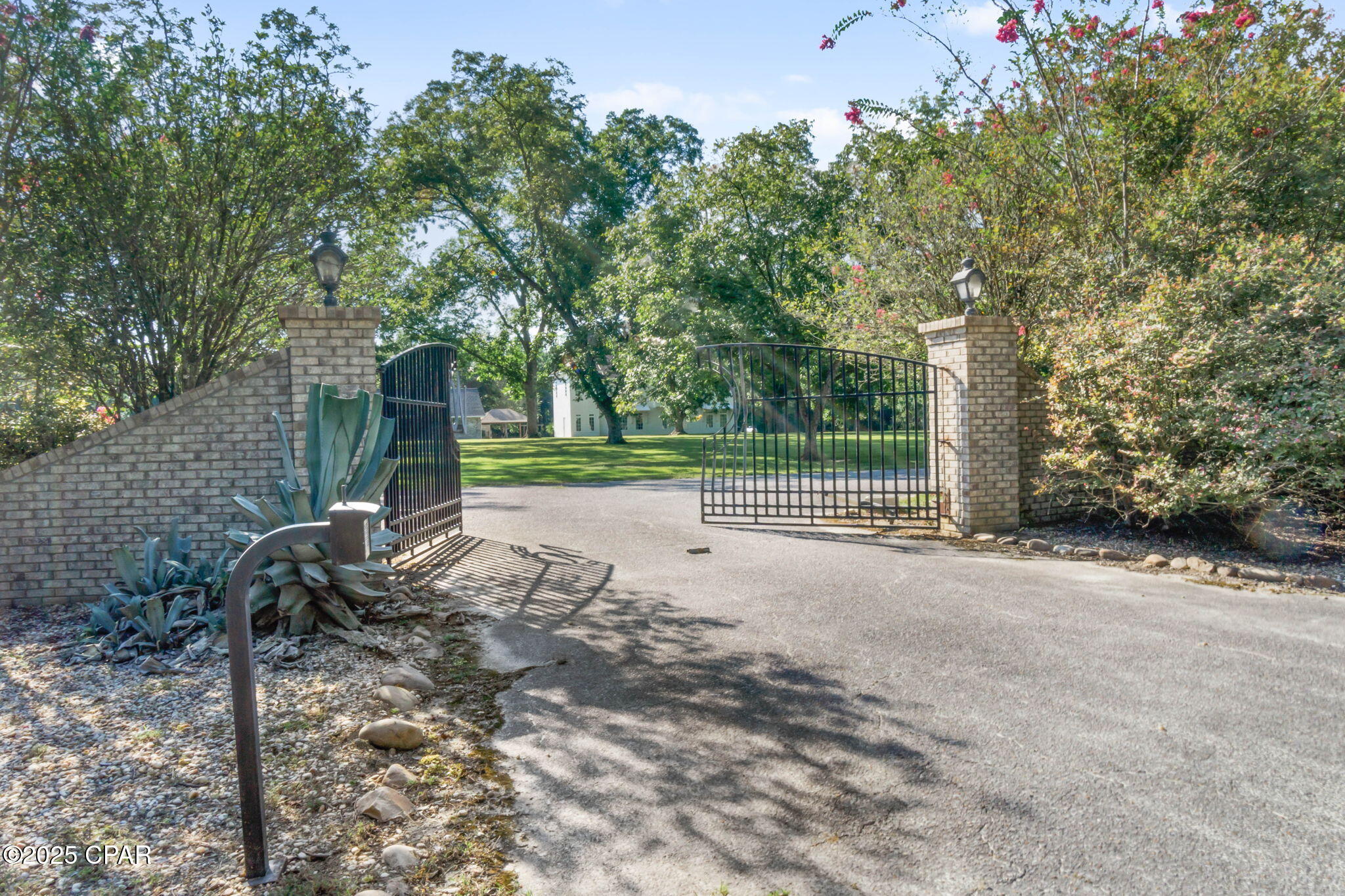 Image 72 For 630 Hutchison Road