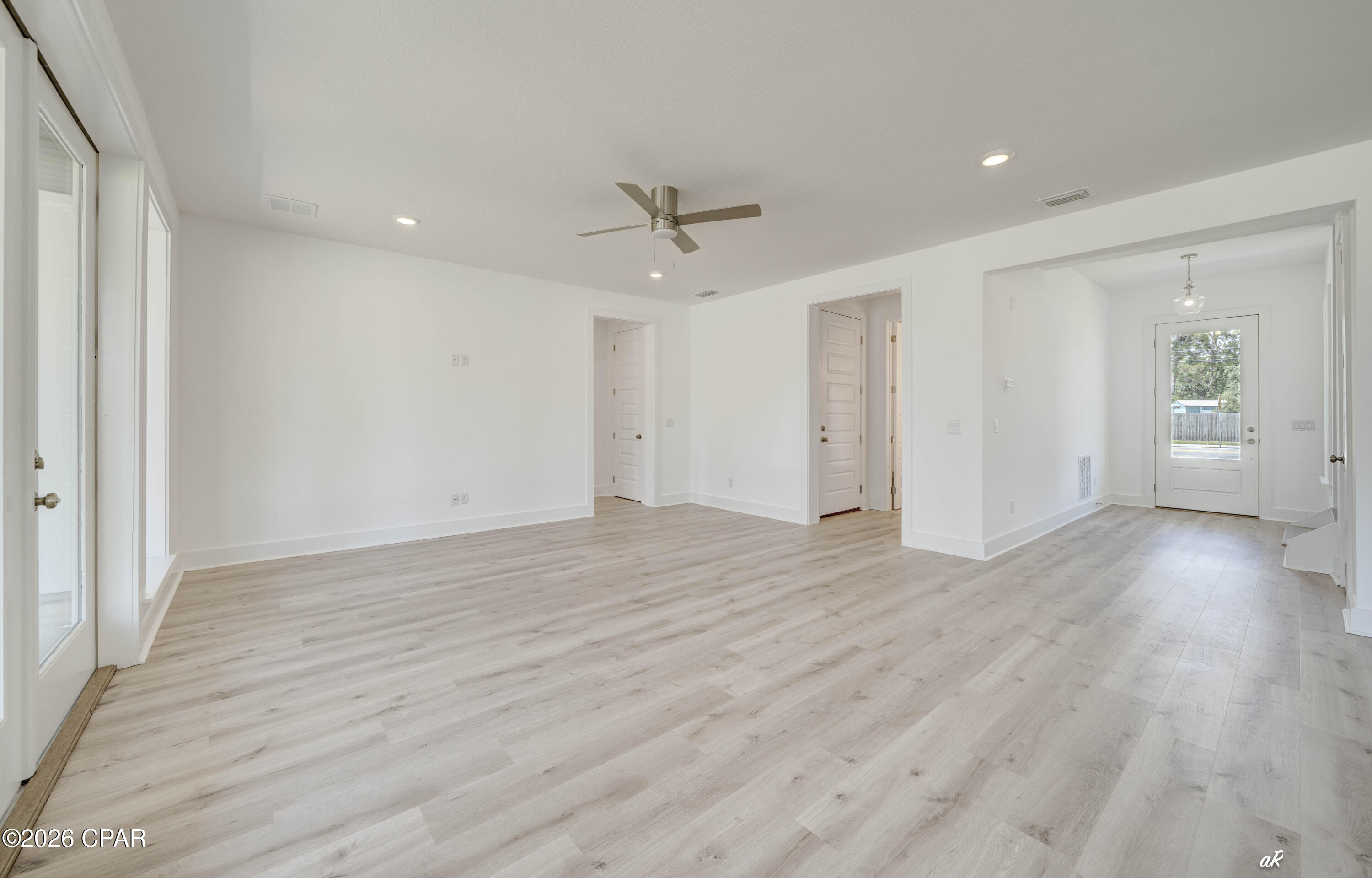 7213 N Lagoon Drive, Panama City, FL 32408 thumbnail, photo 5 of 46