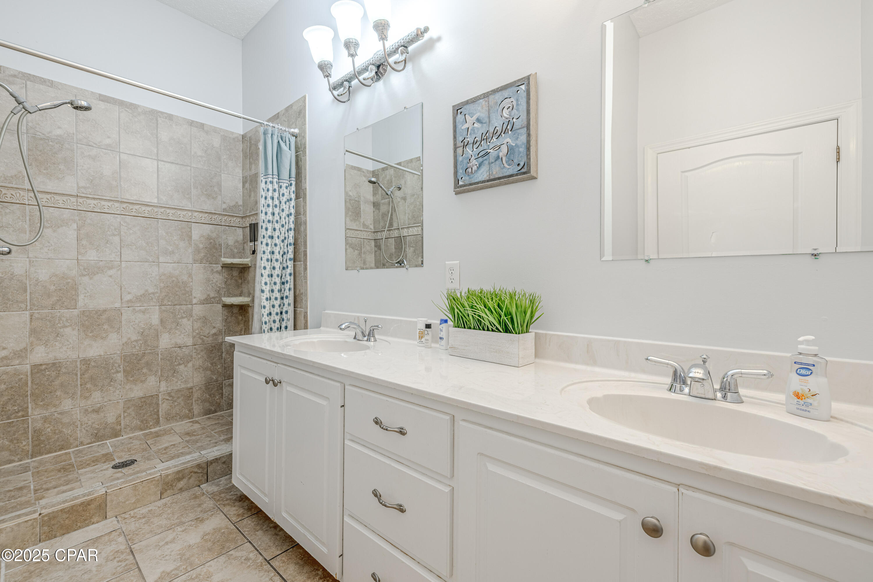 5310 Thomas Drive, Panama City Beach, FL 32408 thumbnail, photo 24 of 63