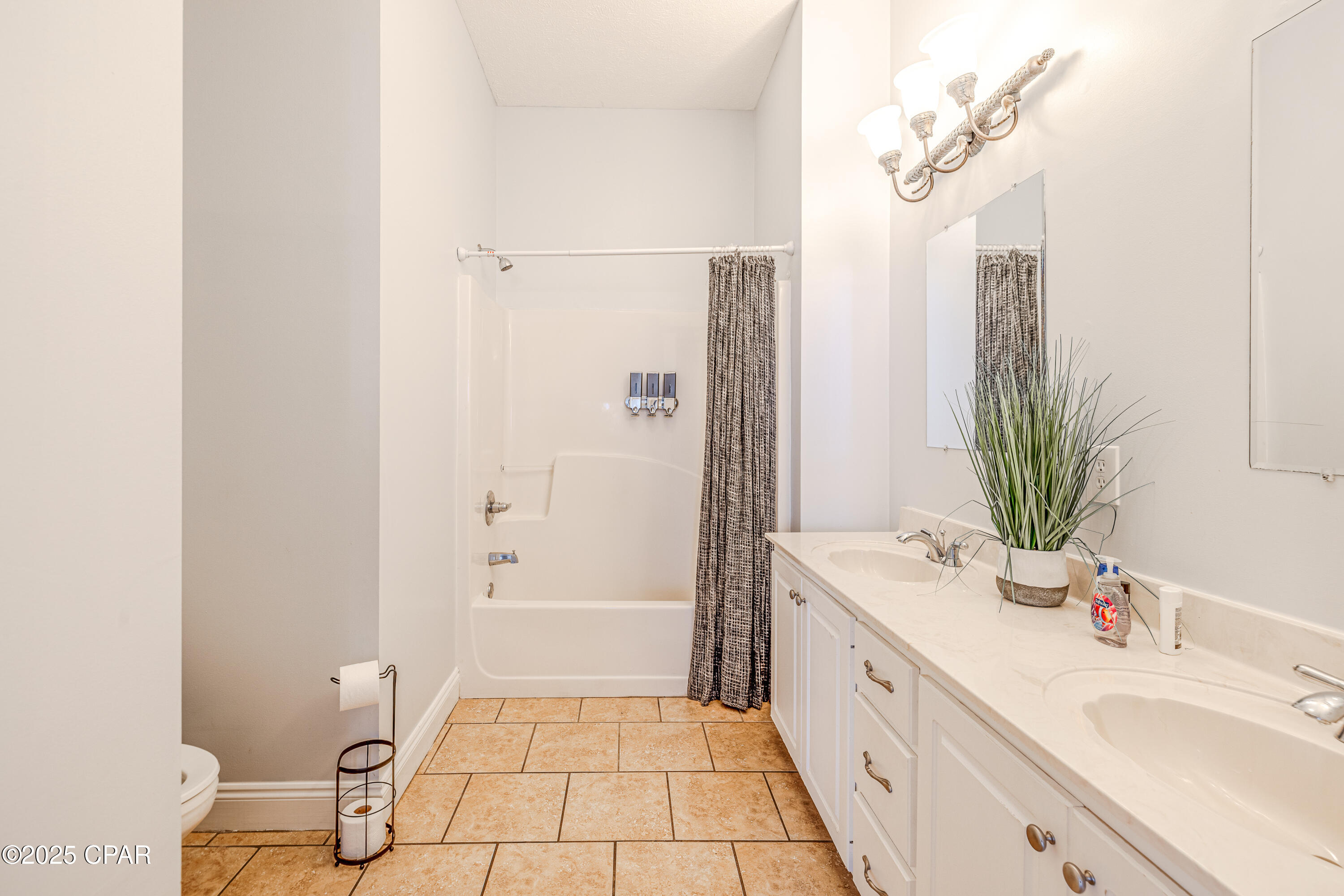 5310 Thomas Drive, Panama City Beach, FL 32408 thumbnail, photo 34 of 63