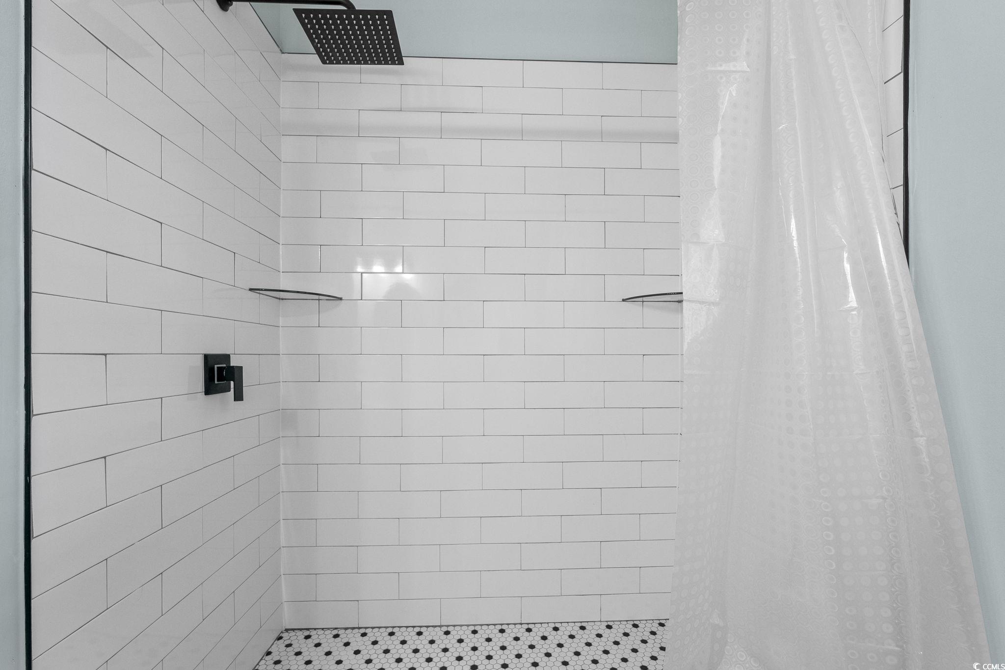 2522745 | Photo 19