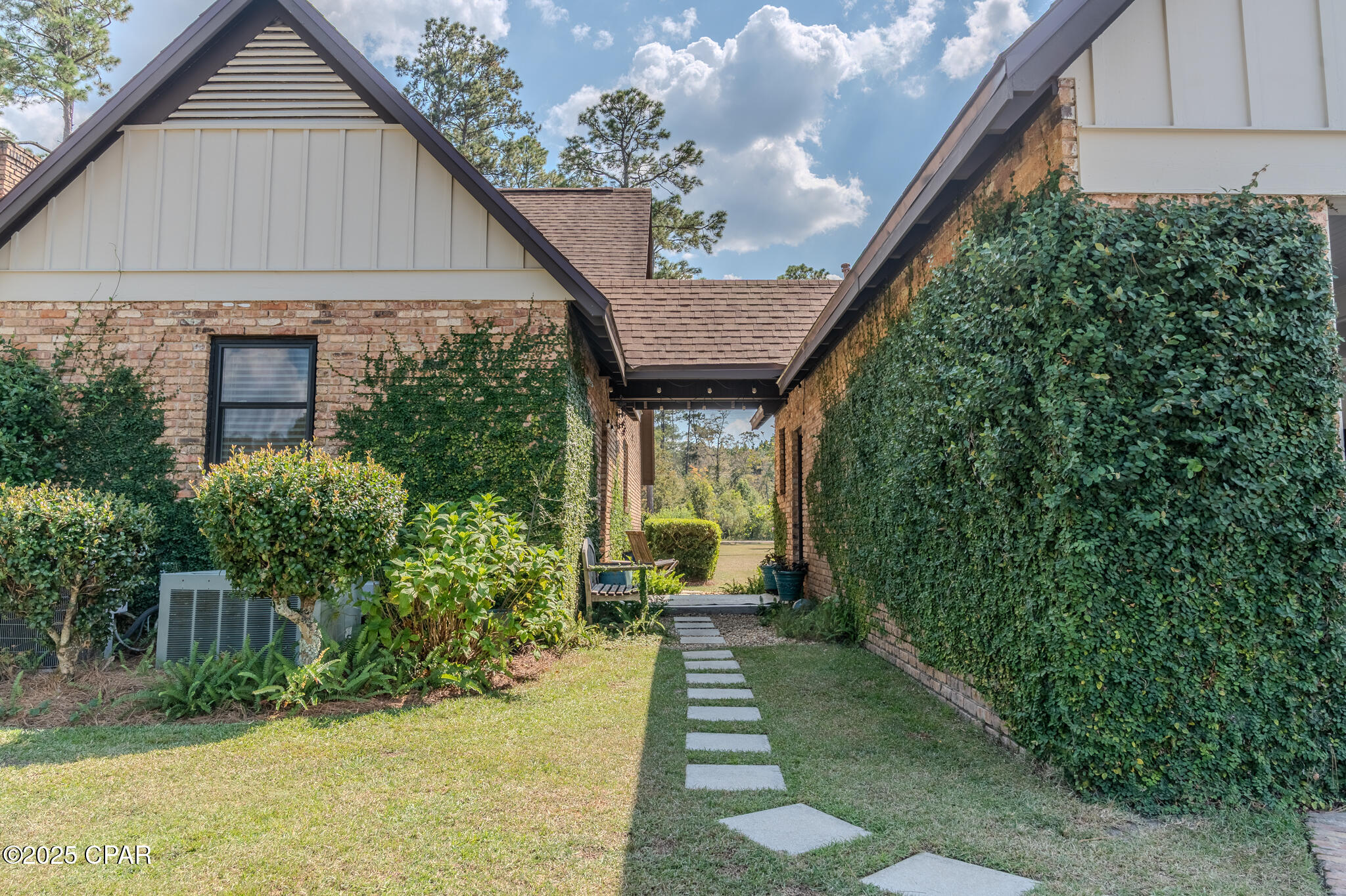 5th image of 1154 10Th Ave, Graceville, FL 32440 | MLS# 779181