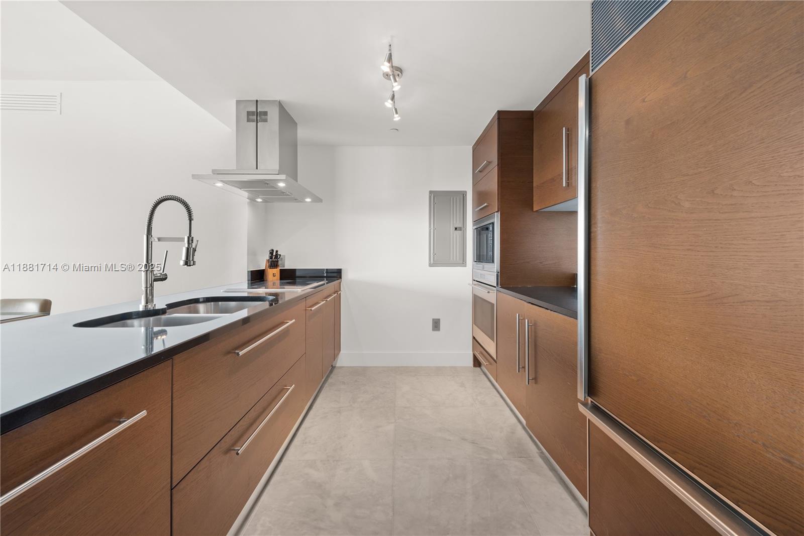 Property photo # 6