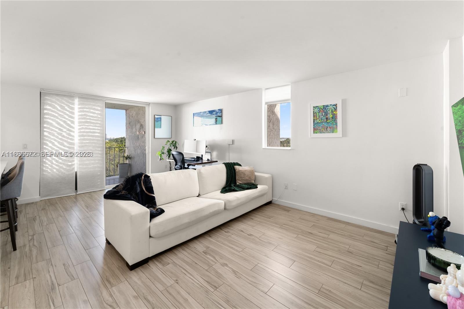 Nirvana Condo No Five Con