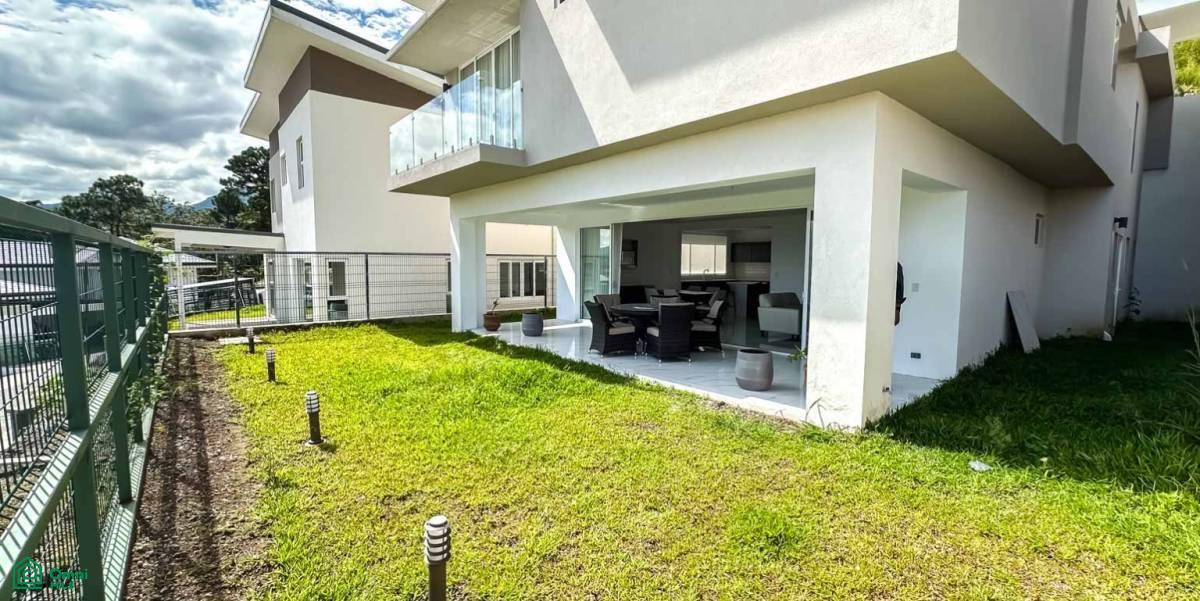 3 bed Single Family Homes For Sale in , San Jose - 1