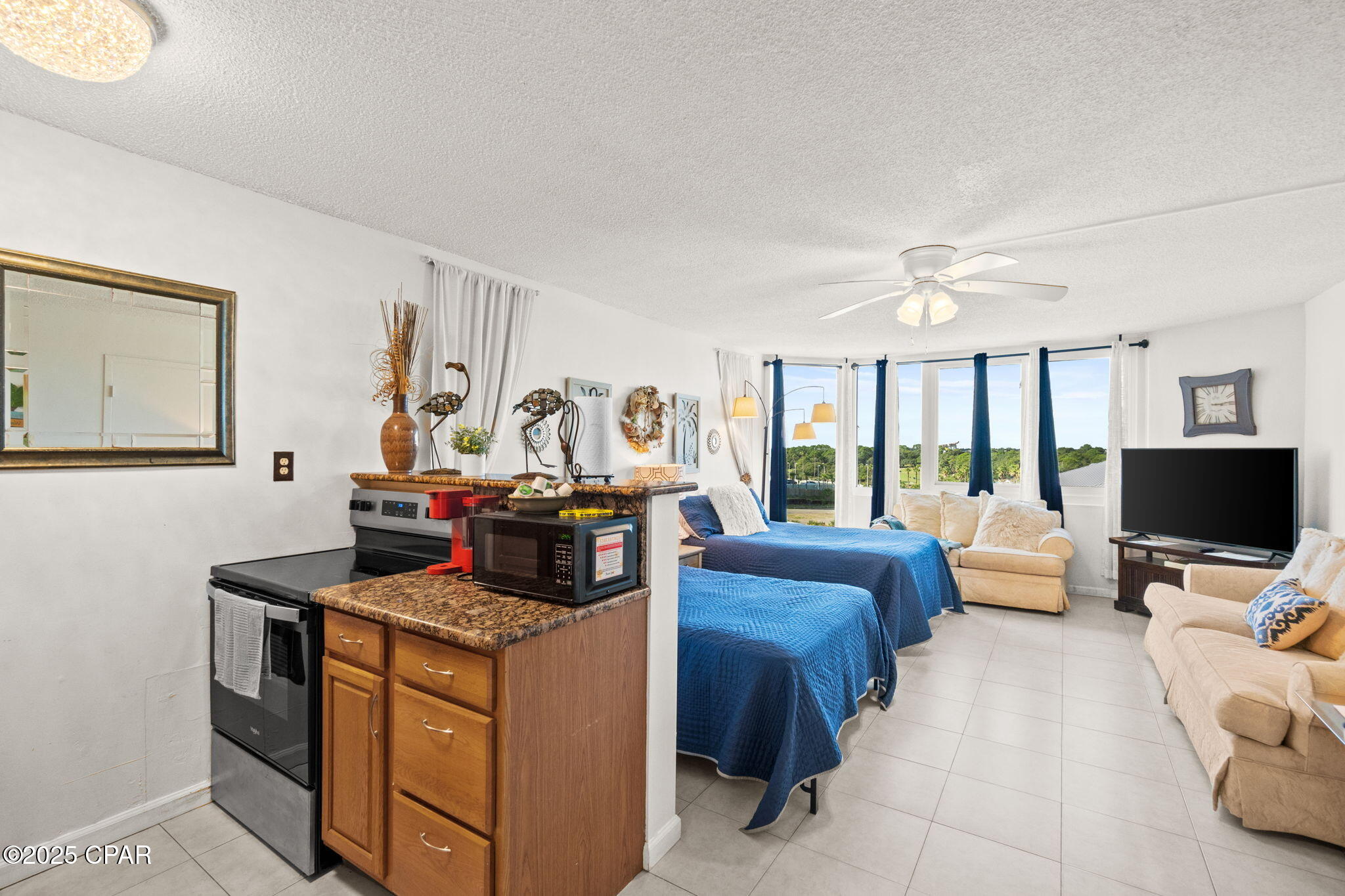 Image 3 For 8817 Thomas Drive A618