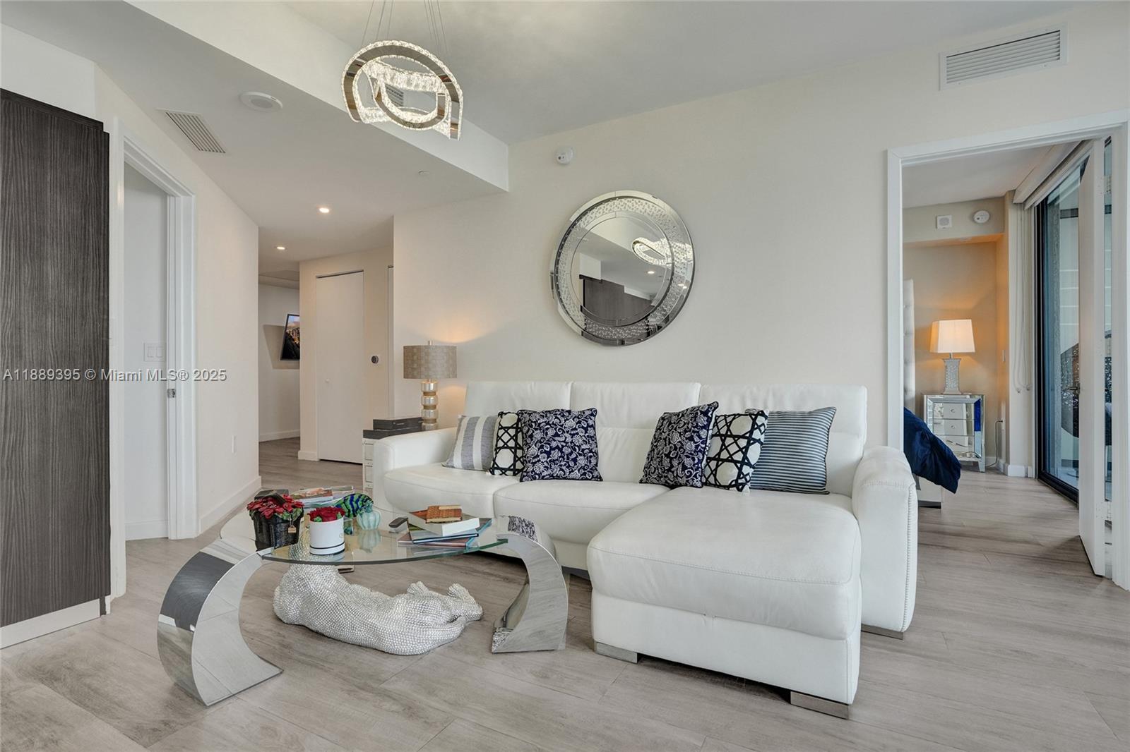 55 SW 9th St #2201, Miami FL 33130