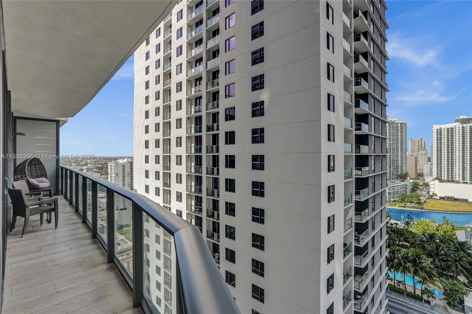 55 SW 9th St #2201, Miami FL 33130