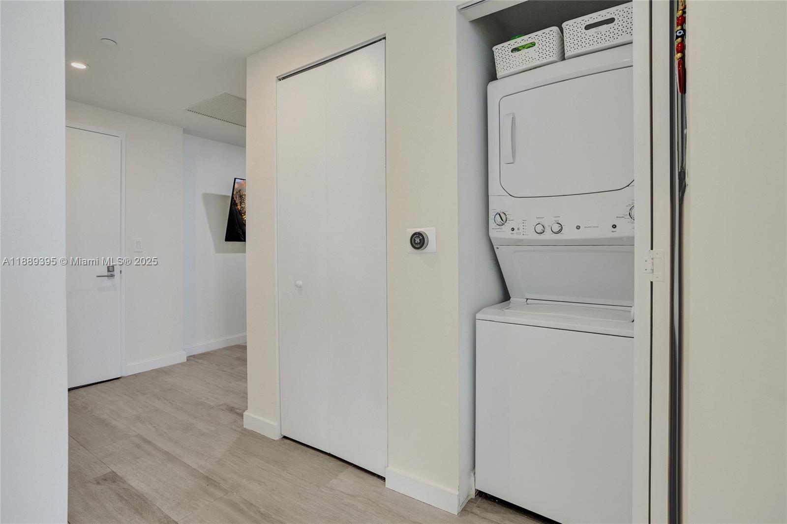 55 SW 9th St #2201, Miami FL 33130
