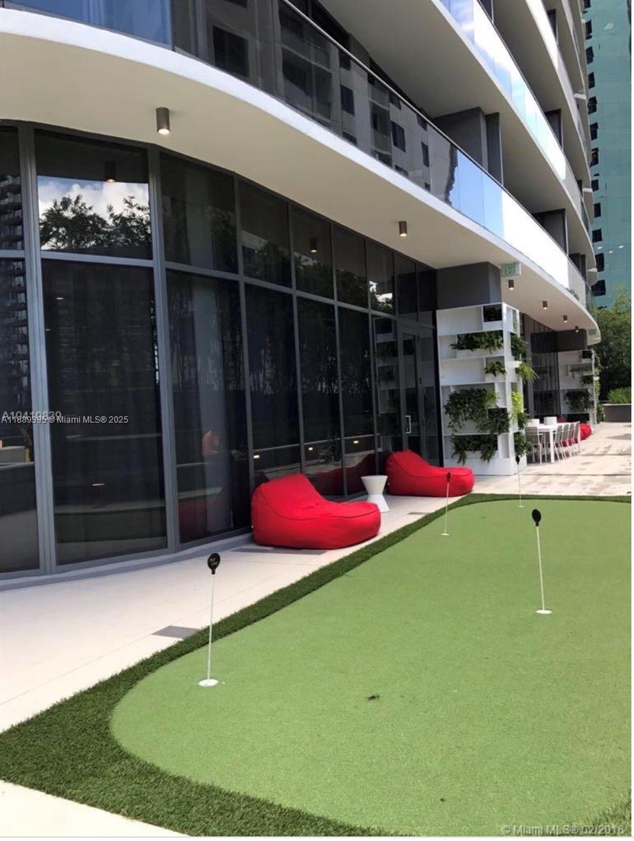 55 SW 9th St #2201, Miami FL 33130