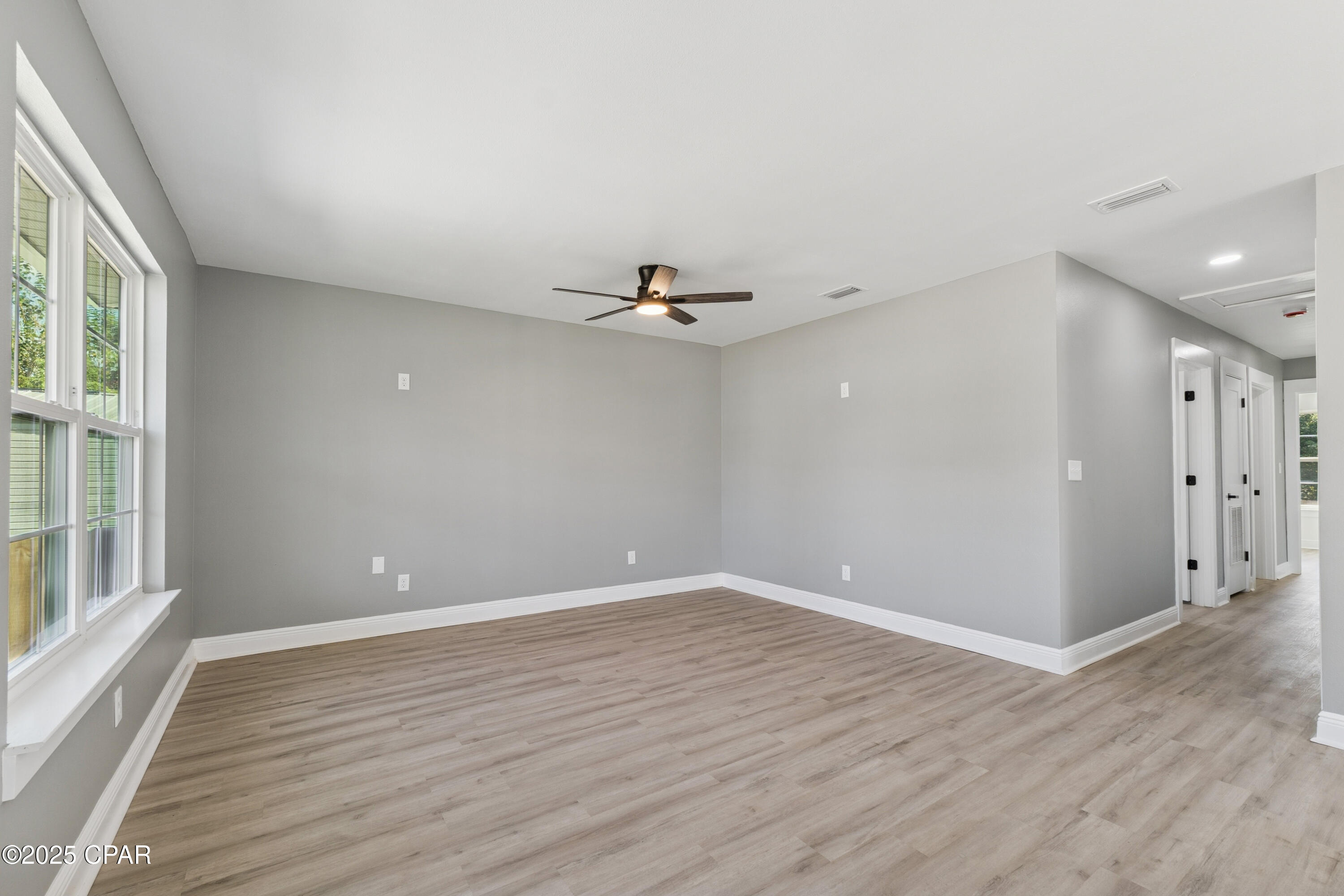 Image 6 For 136 Harlem Avenue